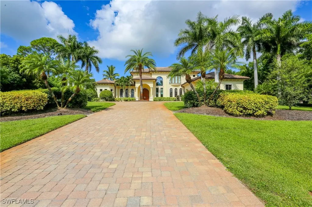 823 Cassena Road Naples FL 34108