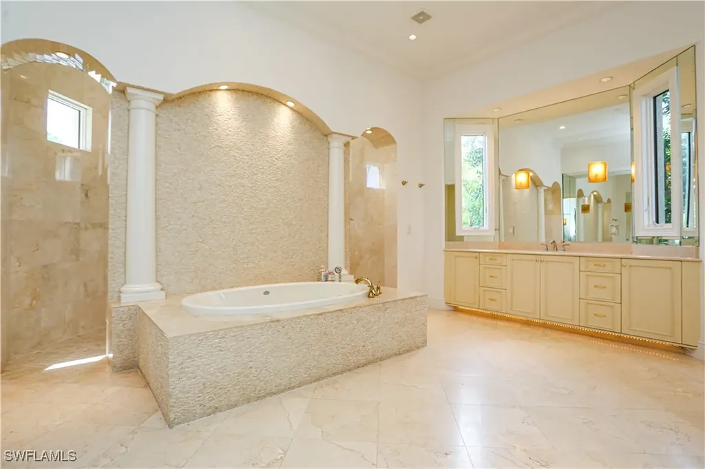 823 Cassena Road Naples FL 34108