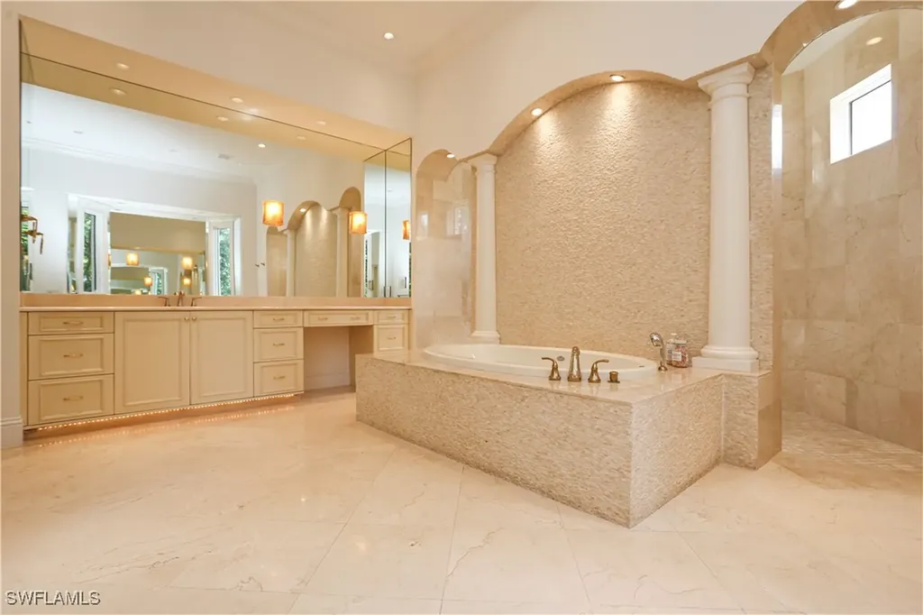 823 Cassena Road Naples FL 34108