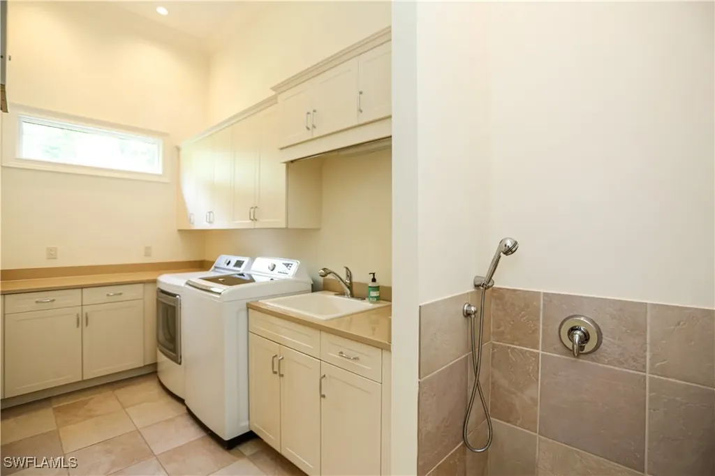 823 Cassena Road Naples FL 34108