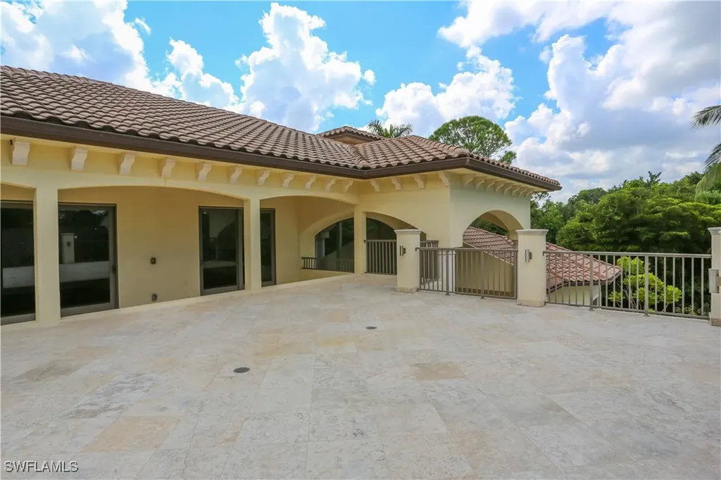 823 Cassena Road Naples FL 34108