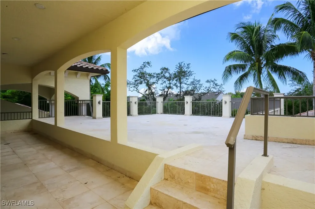 823 Cassena Road Naples FL 34108