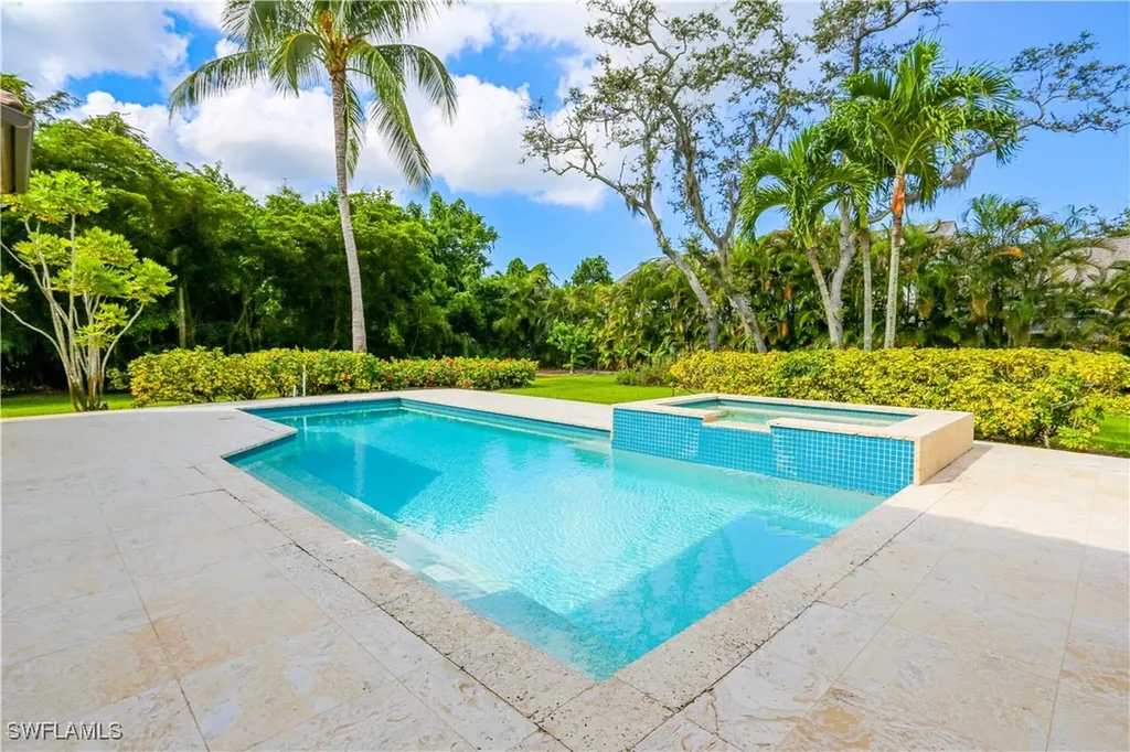 823 Cassena Road Naples FL 34108