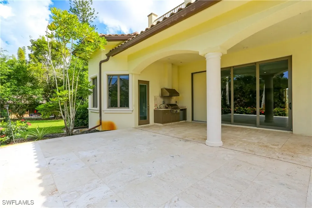 823 Cassena Road Naples FL 34108