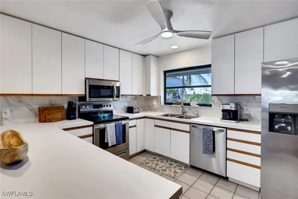 1282 Belaire Court W Naples FL 34110