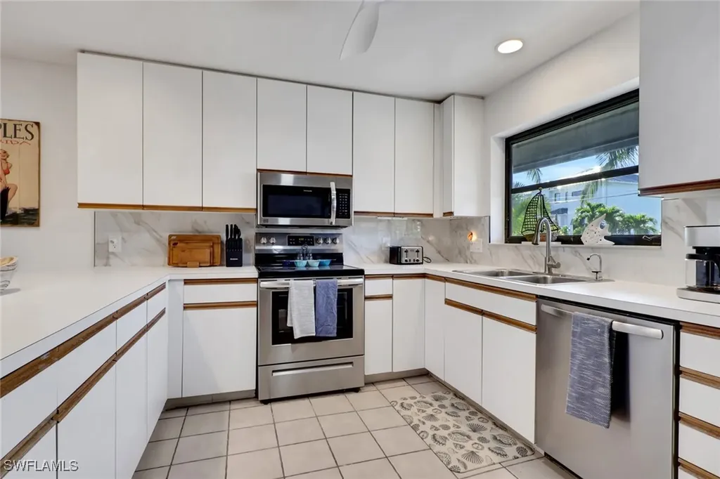 1282 Belaire Court W Naples FL 34110