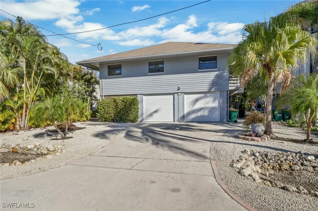 1282 Belaire Court W Naples FL 34110