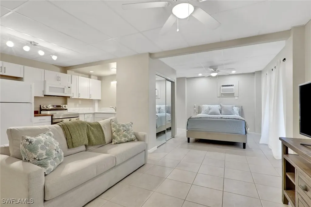 1282 Belaire Court W Naples FL 34110