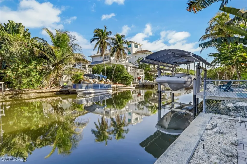 1282 Belaire Court W Naples FL 34110