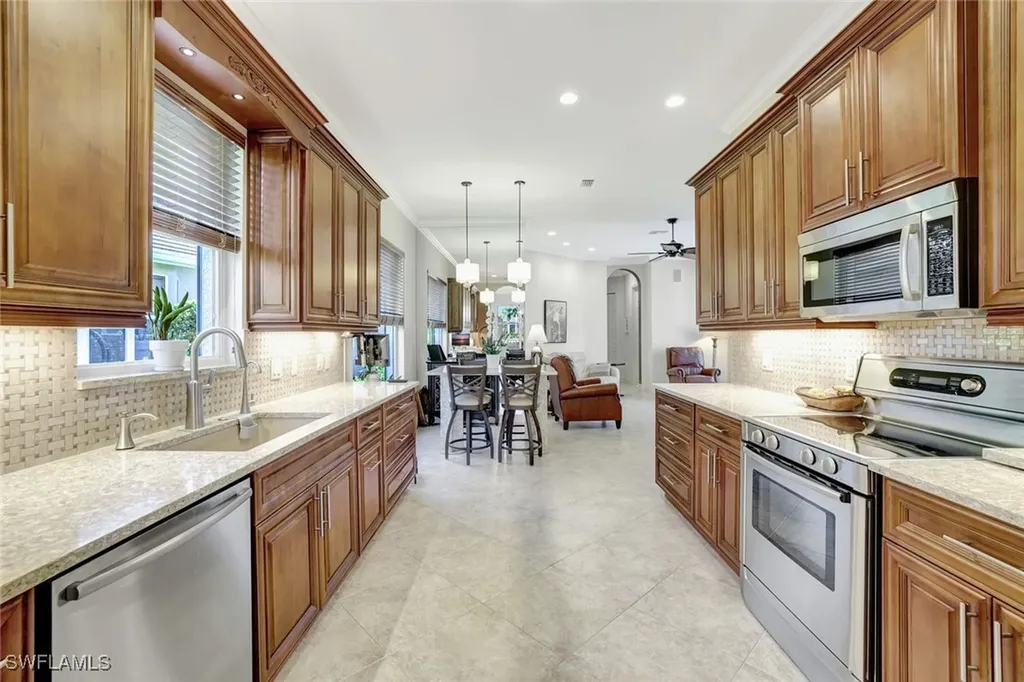 6151 Ashwood Lane Naples FL 34110