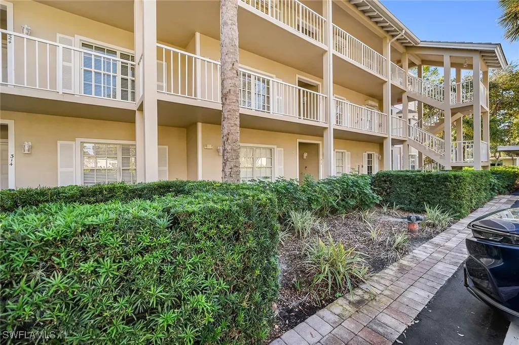 322 Sugar Pine Lane Naples FL 34108