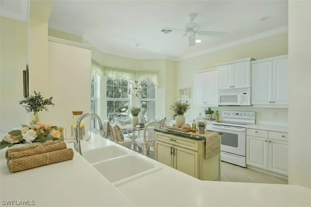 5025 Blauvelt Way Naples FL 34105