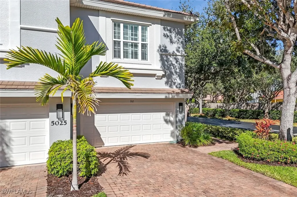 5025 Blauvelt Way Naples FL 34105