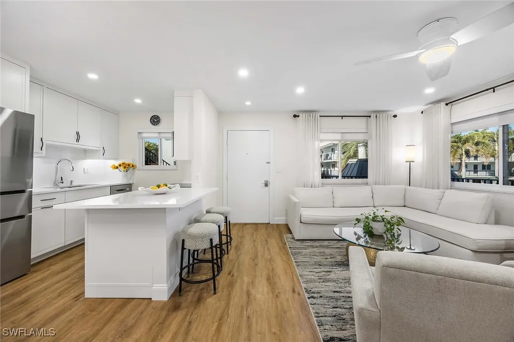 766 Central Avenue Naples FL 34102