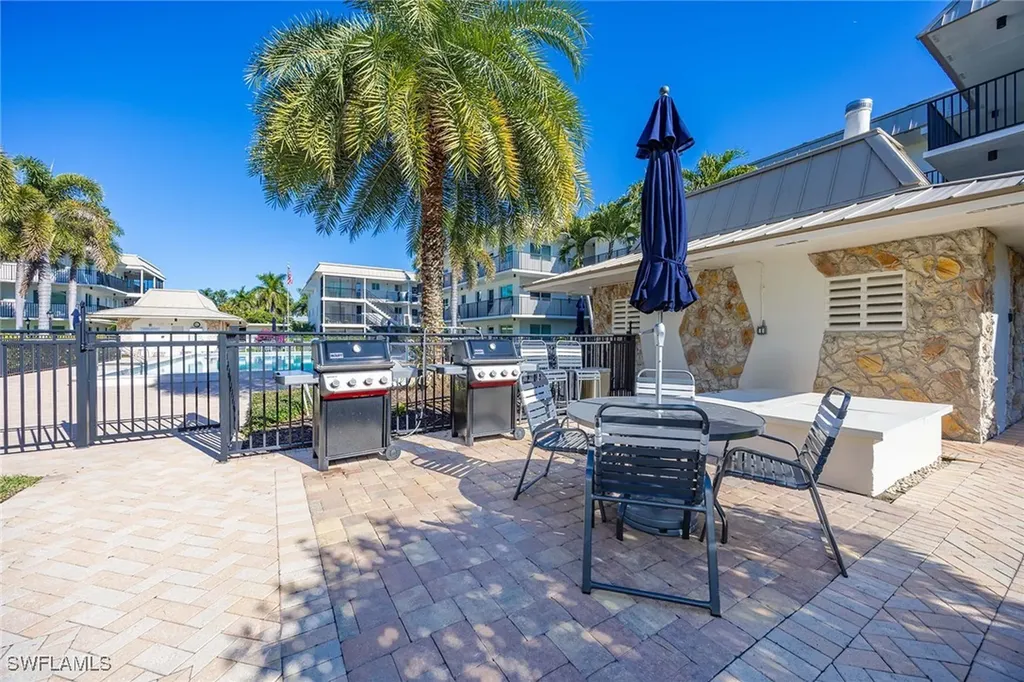 766 Central Avenue Naples FL 34102