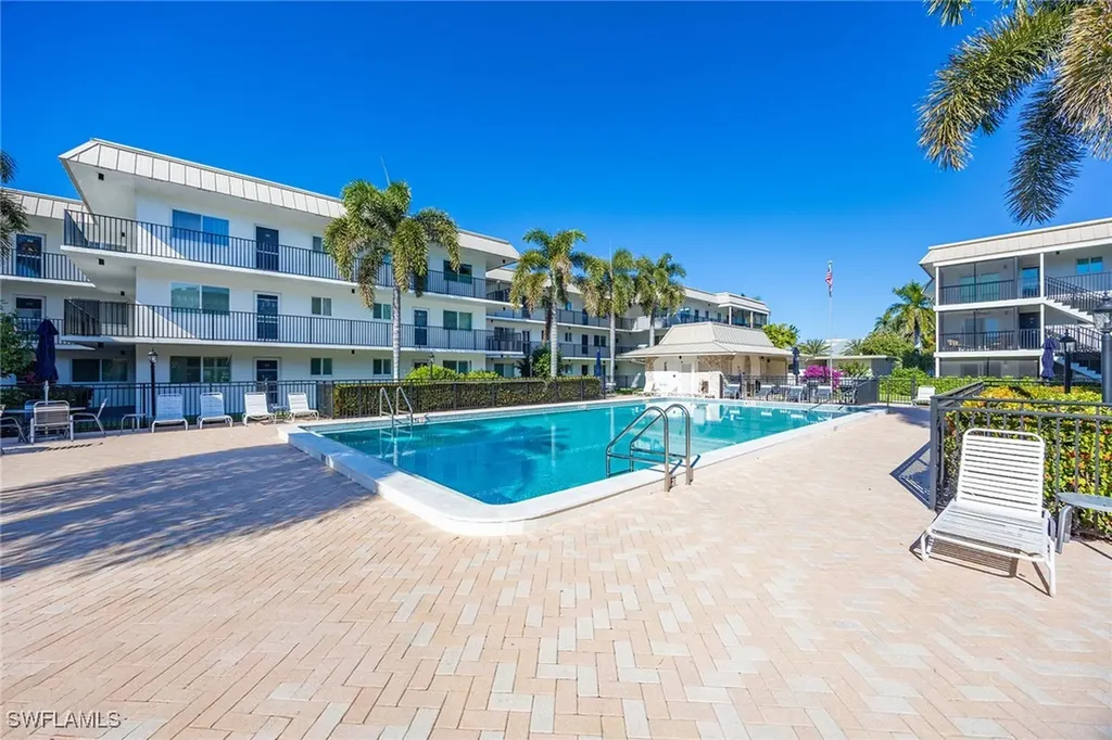 766 Central Avenue Naples FL 34102