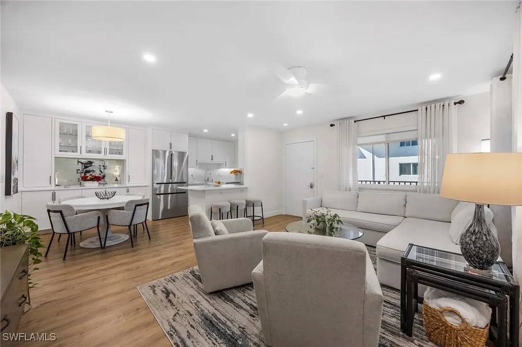 766 Central Avenue Naples FL 34102