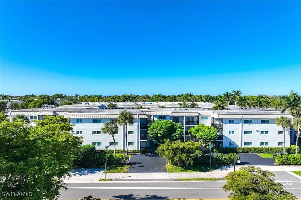 766 Central Avenue Naples FL 34102