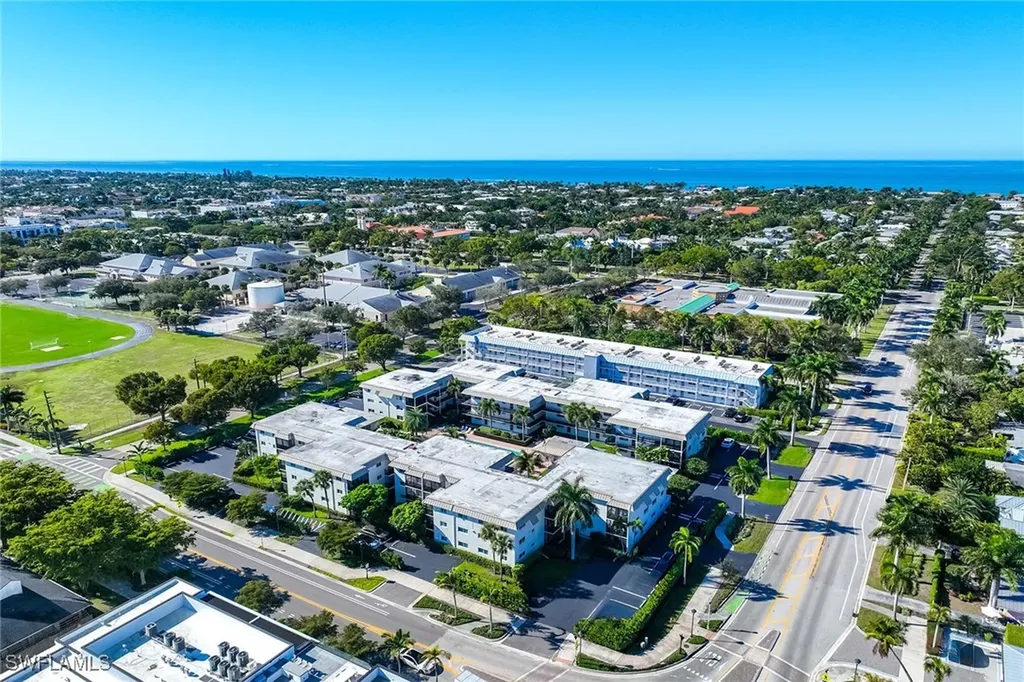 766 Central Avenue Naples FL 34102