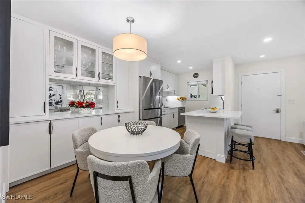 766 Central Avenue Naples FL 34102