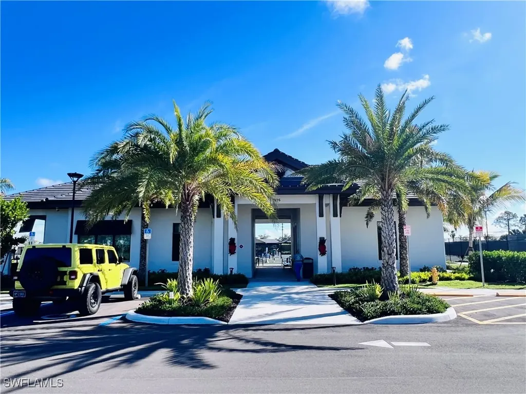 9124 Raintree Street Naples FL 34114