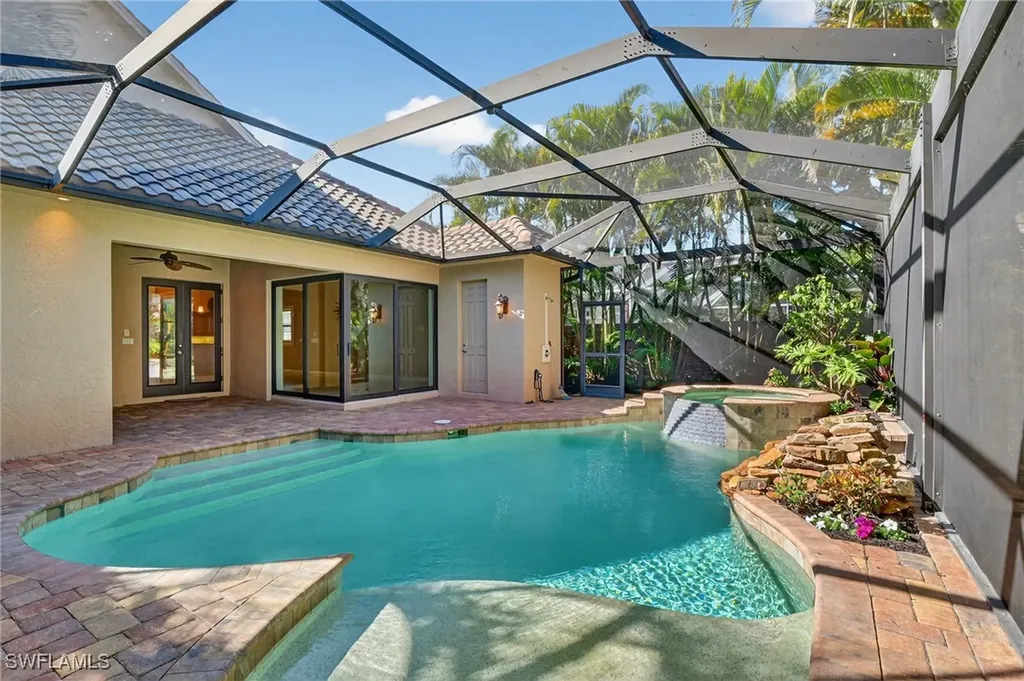 559 93rd Avenue N Naples FL 34108