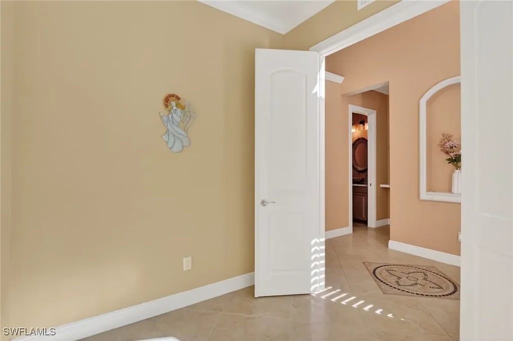 559 93rd Avenue N Naples FL 34108