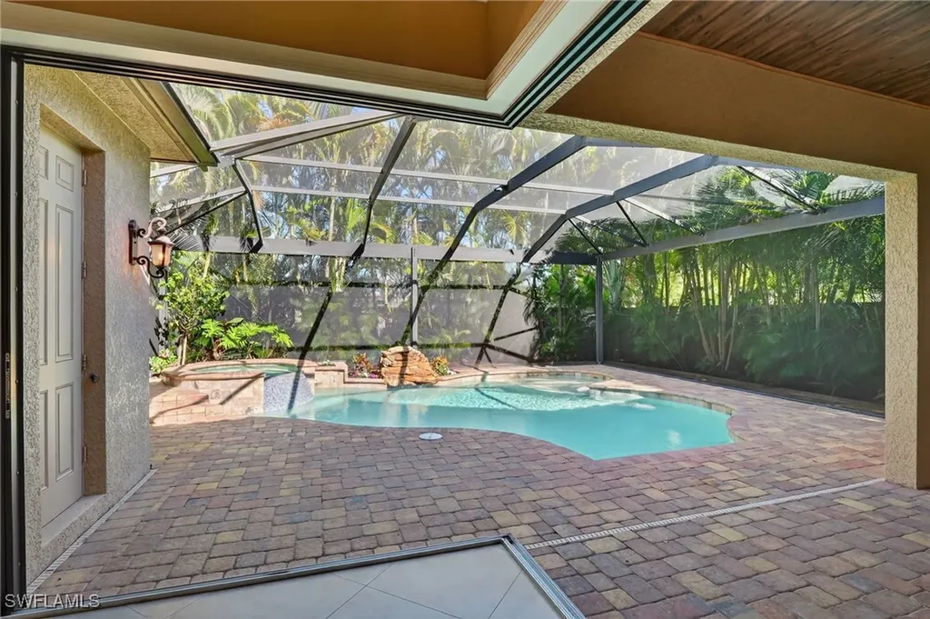 559 93rd Avenue N Naples FL 34108