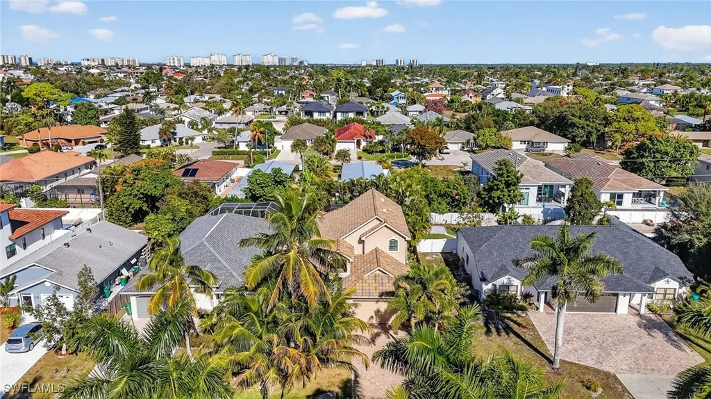 559 93rd Avenue N Naples FL 34108