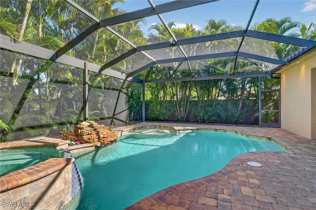 559 93rd Avenue N Naples FL 34108