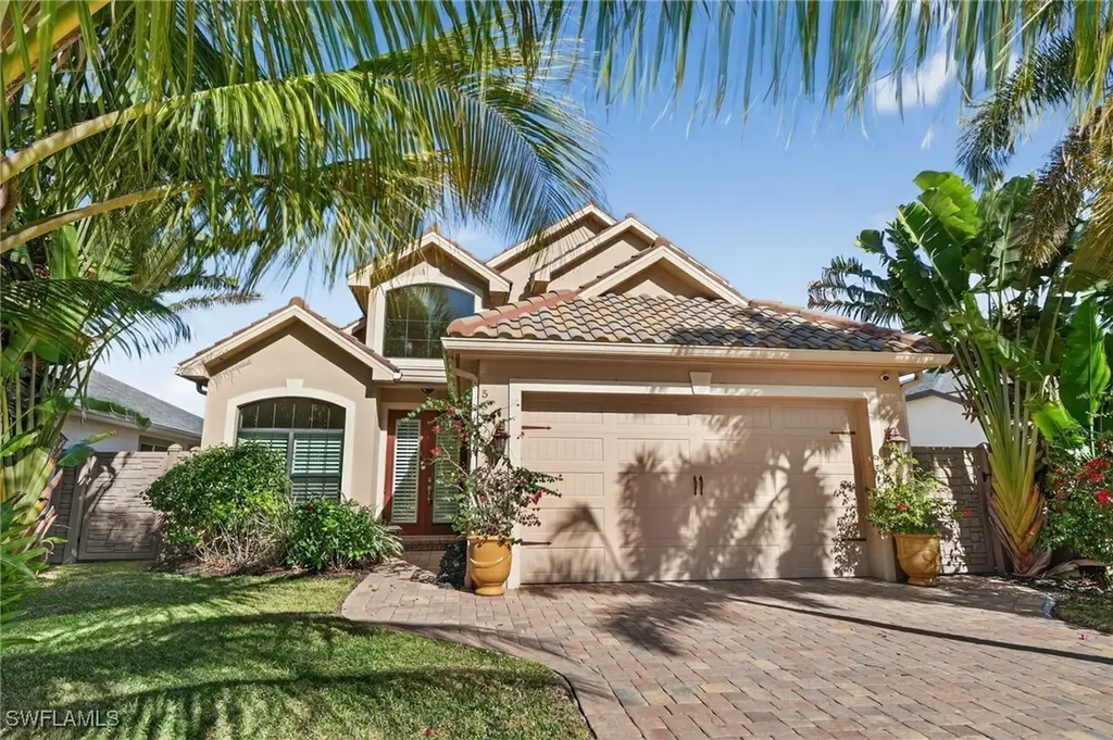 559 93rd Avenue N Naples FL 34108