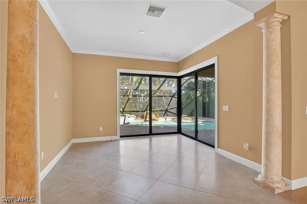 559 93rd Avenue N Naples FL 34108