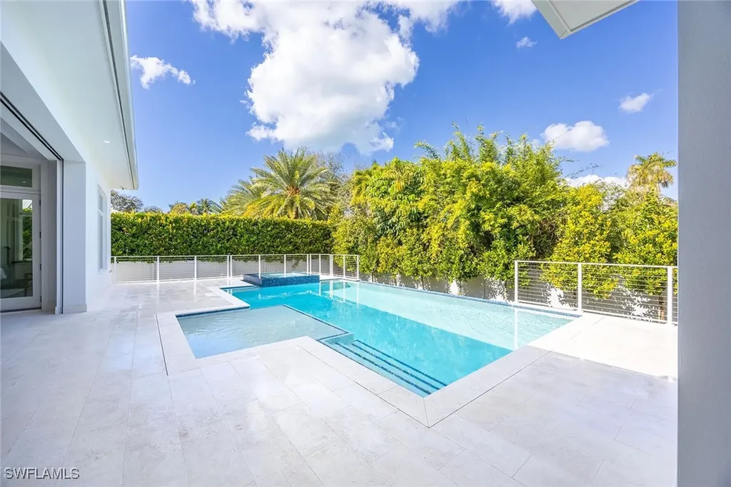 375 Bow Line Drive Naples FL 34103