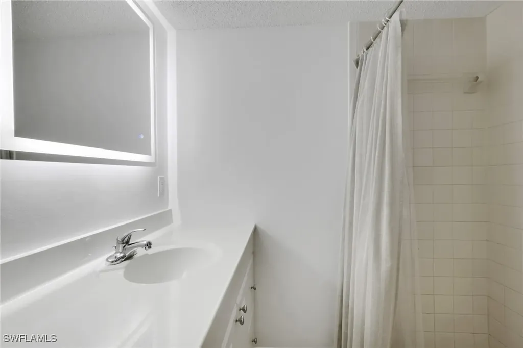 9395 Pennsylvania Avenue Bonita Springs FL 34135