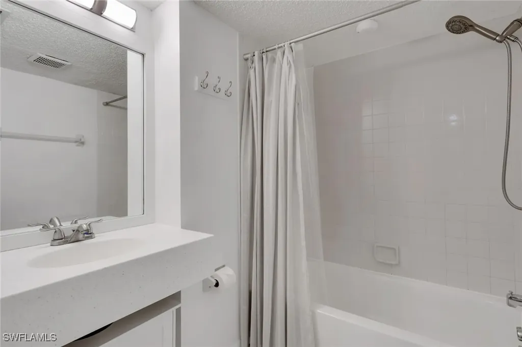 9395 Pennsylvania Avenue Bonita Springs FL 34135