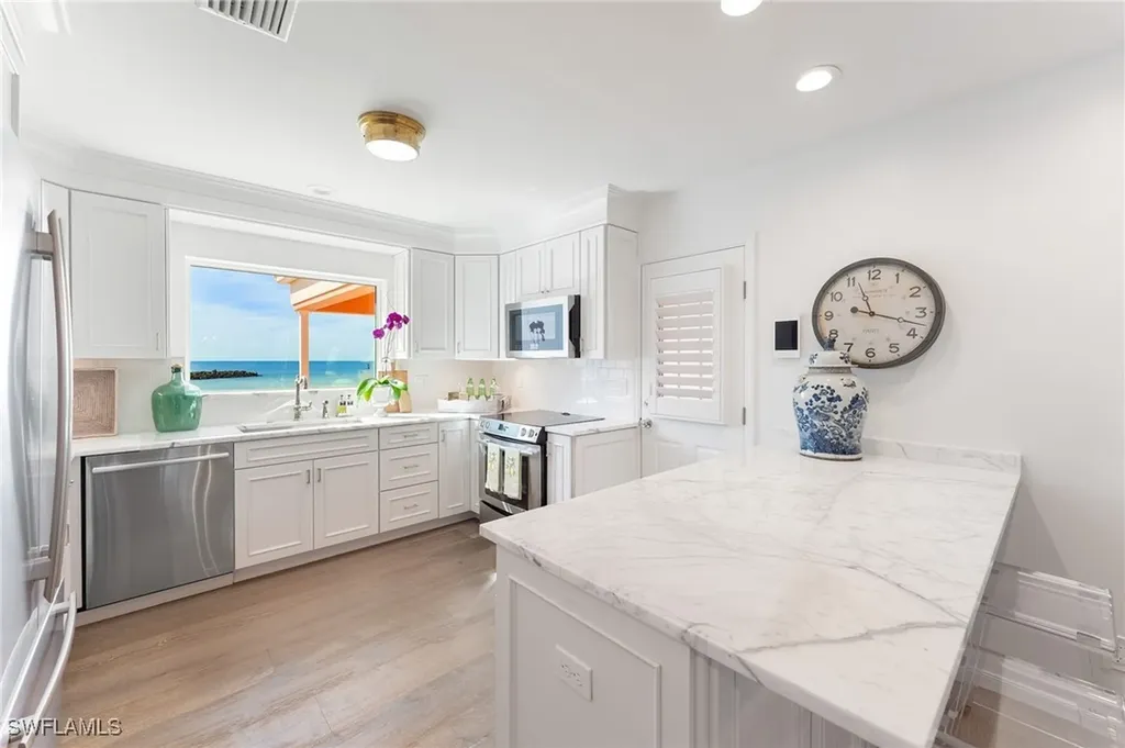 2401 Gulf Shore Boulevard N Naples FL 34103