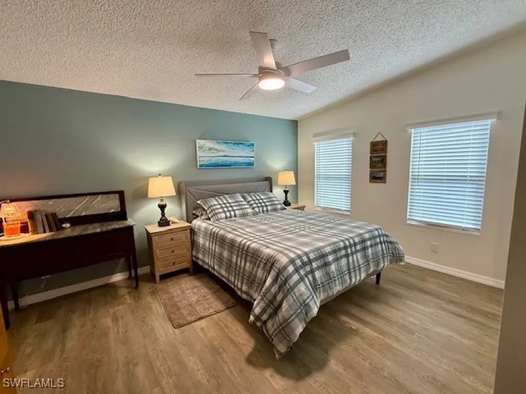 158 Seven Seas Way Naples FL 34104