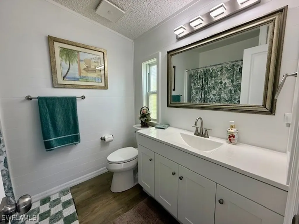 158 Seven Seas Way Naples FL 34104