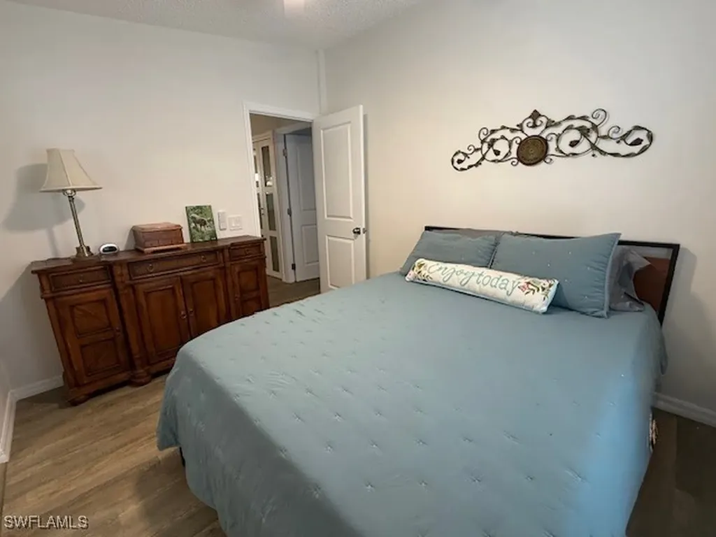 158 Seven Seas Way Naples FL 34104