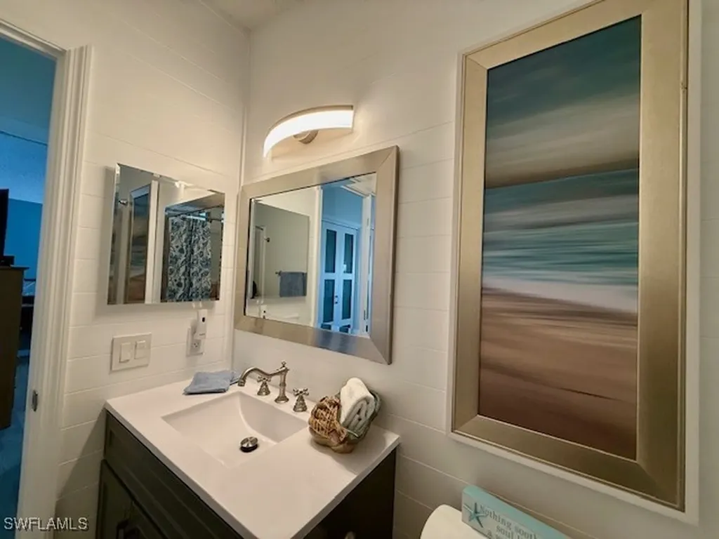 158 Seven Seas Way Naples FL 34104