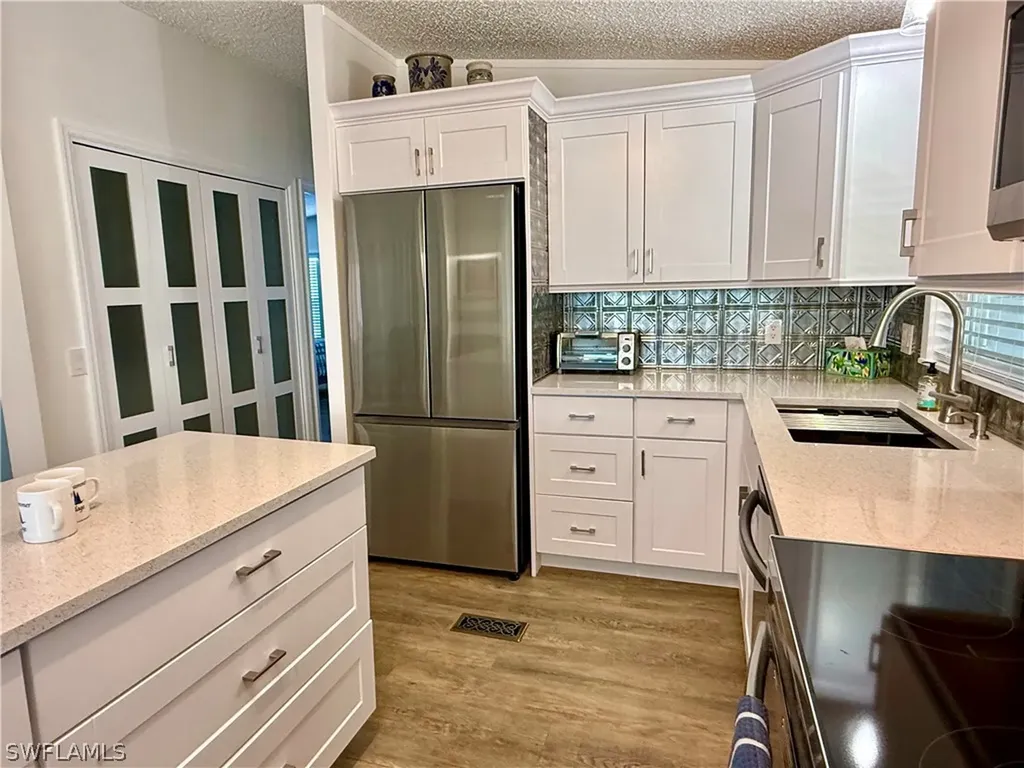 158 Seven Seas Way Naples FL 34104