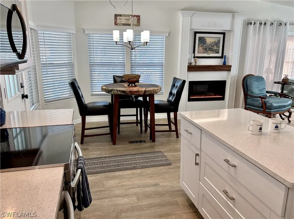 158 Seven Seas Way Naples FL 34104