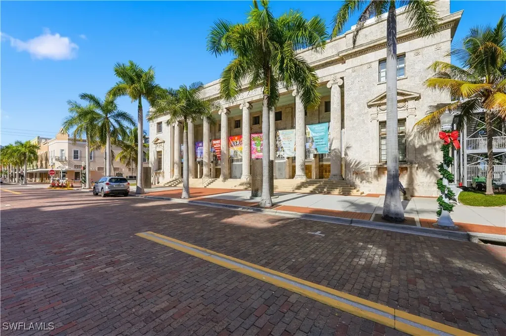 2260 1st Street Fort Myers FL 33901