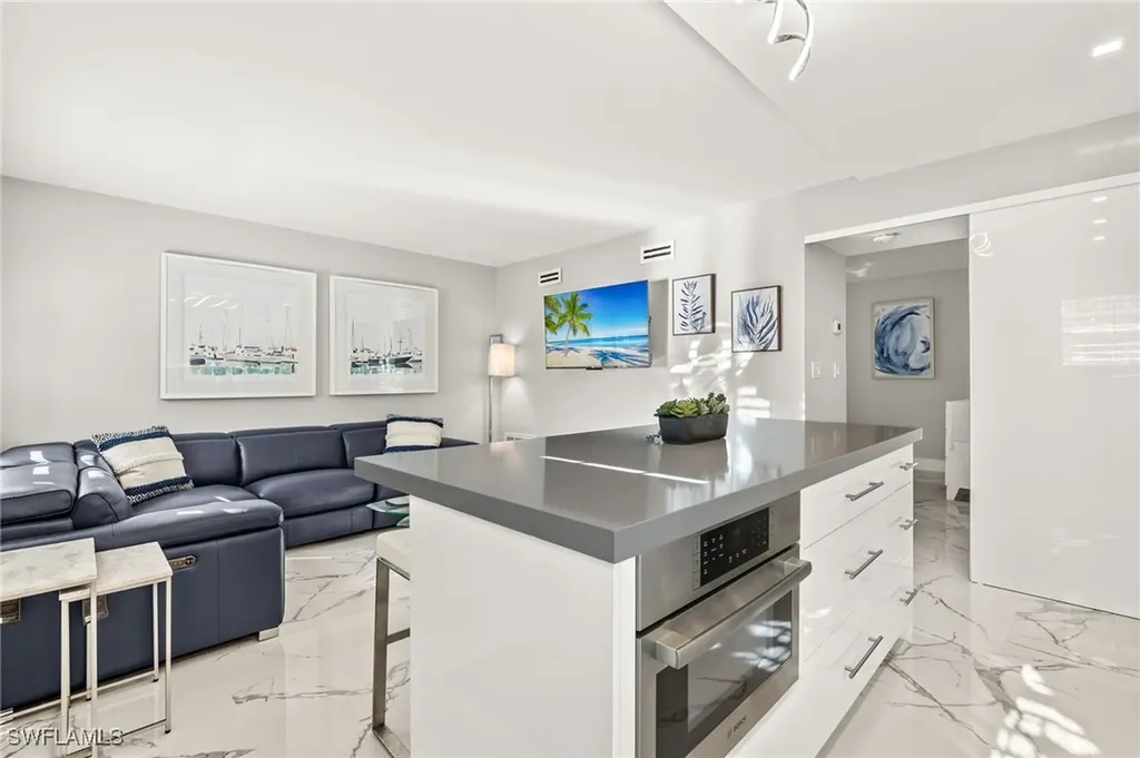 980 7th Avenue S Naples FL 34102