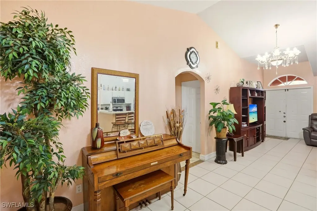 130 6th Street NE Naples FL 34120