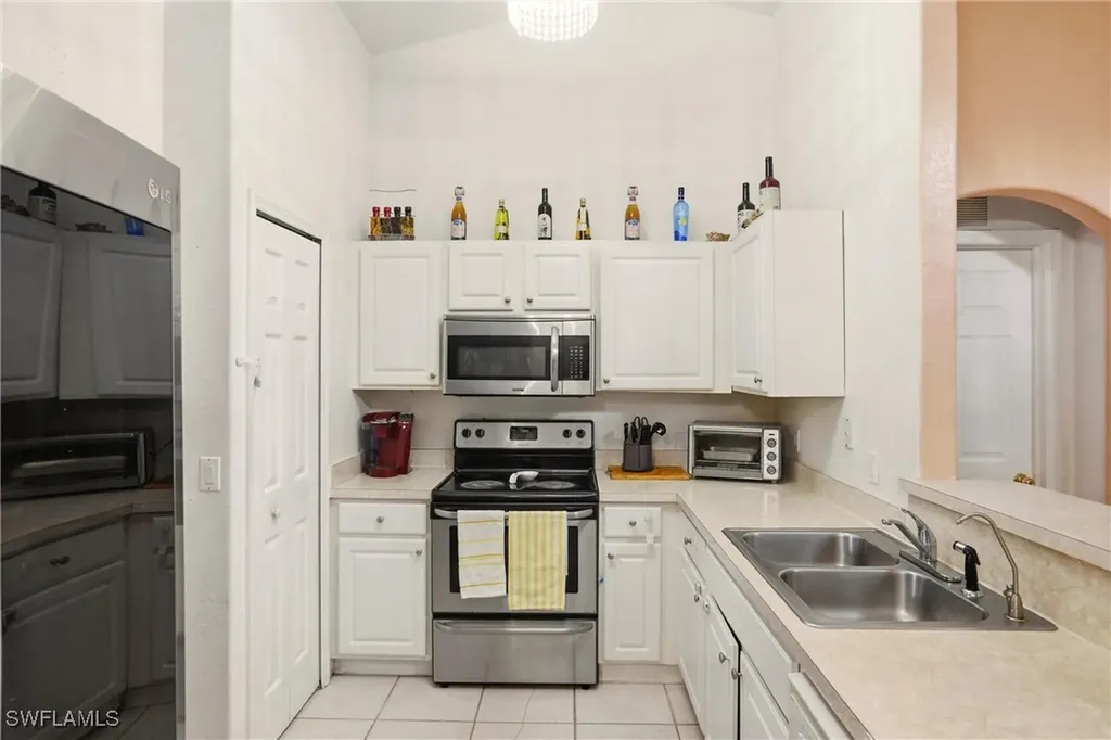 130 6th Street NE Naples FL 34120