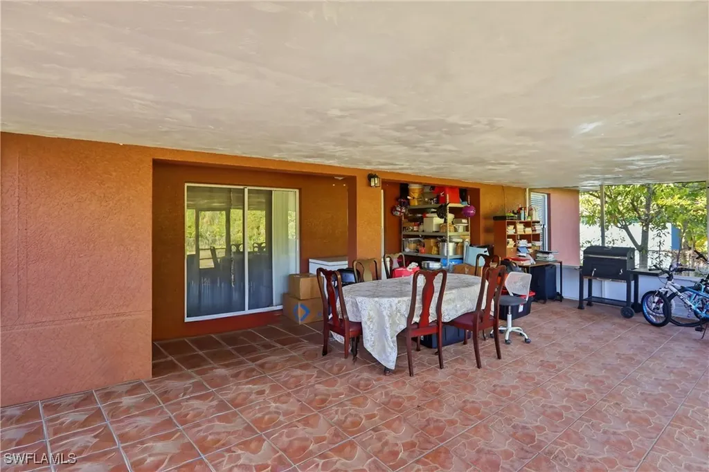 130 6th Street NE Naples FL 34120