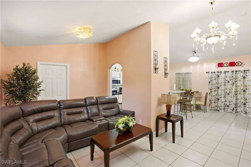 130 6th Street NE Naples FL 34120