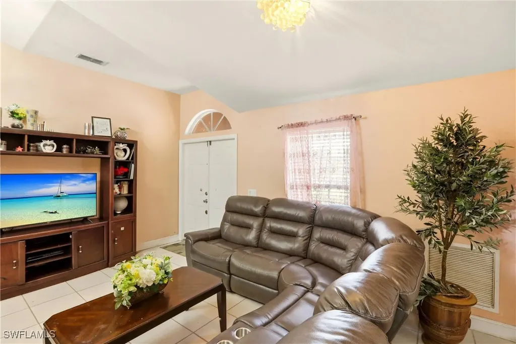 130 6th Street NE Naples FL 34120