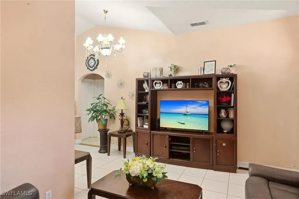 130 6th Street NE Naples FL 34120